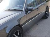 Mercedes-Benz E 230 1993 годаүшін2 600 000 тг. в Осакаровка – фото 2