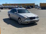Mercedes-Benz E 320 2000 года за 4 700 000 тг. в Актау – фото 3