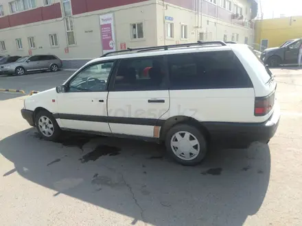 Volkswagen Passat 1993 года за 1 350 000 тг. в Астана – фото 2