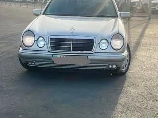 Mercedes-Benz E 280