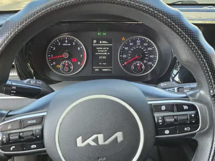 Kia K5 2022 года за 8 700 000 тг. в Астана – фото 14