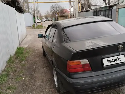 BMW 320 1994 года за 970 000 тг. в Алматы – фото 3