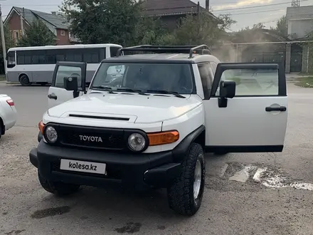 Toyota FJ Cruiser 2008 года за 13 000 000 тг. в Алматы – фото 3