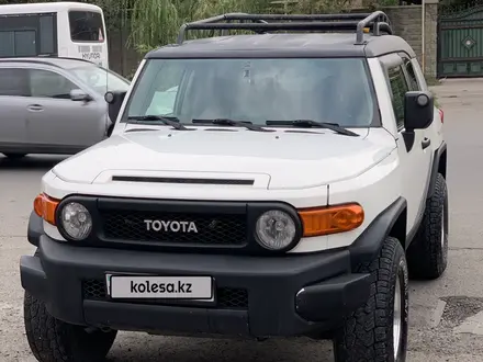 Toyota FJ Cruiser 2008 года за 13 000 000 тг. в Алматы – фото 2