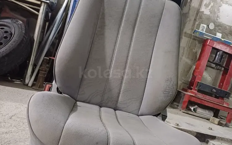 Сидение водительское от mercedes w210 за 25 000 тг. в Астана