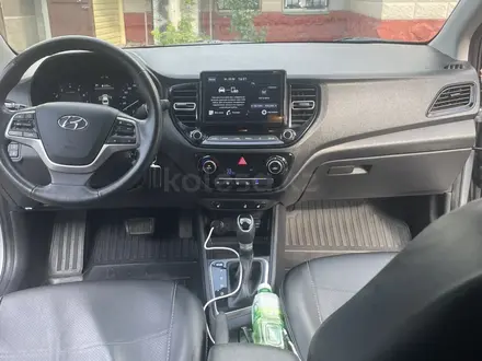 Hyundai Accent 2020 года за 8 200 000 тг. в Караганда – фото 5