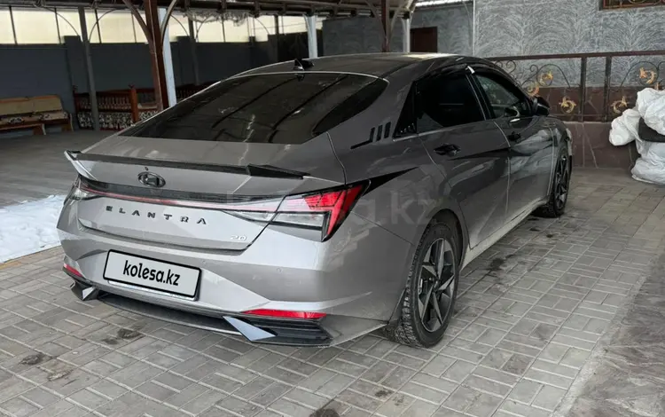 Hyundai Elantra 2023 годаfor11 500 000 тг. в Алматы