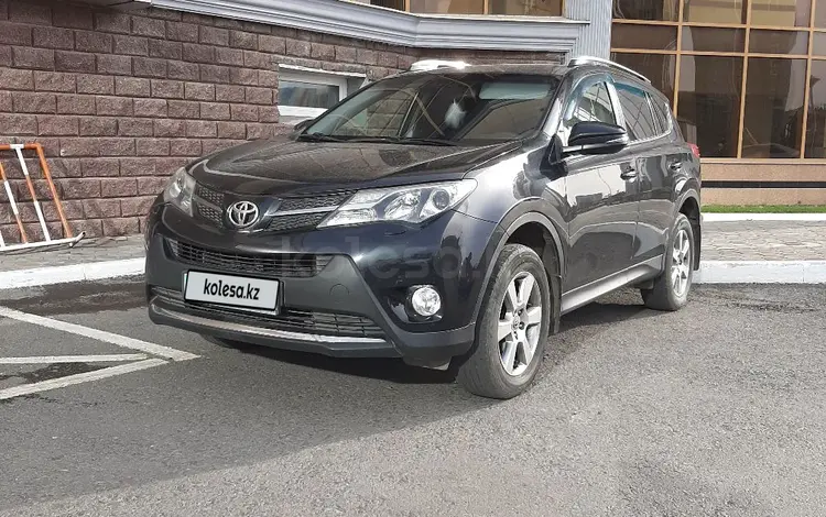 Toyota RAV4 2013 годаfor10 500 000 тг. в Астана