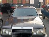 Mercedes-Benz E 200 1991 годаfor1 200 000 тг. в Астана