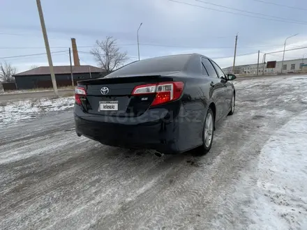 Toyota Camry 2013 года за 5 400 000 тг. в Актобе – фото 4