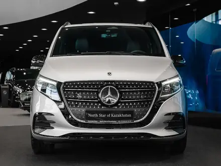 Mercedes-Benz V 300 Exclusive 2025 года за 72 000 000 тг. в Астана – фото 2