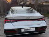 Hyundai Elantra 2023 года за 8 100 000 тг. в Алматы – фото 4