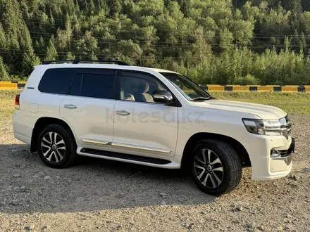 Toyota Land Cruiser 2019 года за 37 500 000 тг. в Алматы – фото 9