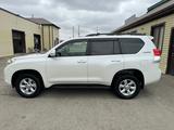 Toyota Land Cruiser Prado 2011 года за 13 800 000 тг. в Атырау – фото 3