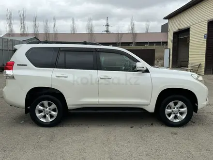 Toyota Land Cruiser Prado 2011 года за 13 800 000 тг. в Атырау – фото 4