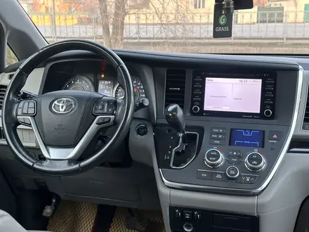 Toyota Sienna 2018 года за 15 300 000 тг. в Актобе – фото 20