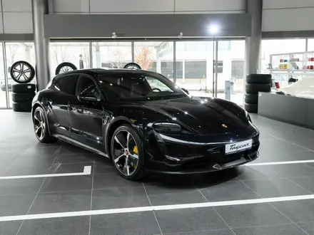 Porsche Taycan Turbo S Cross Turismo 2023 года за 75 480 000 тг. в Алматы