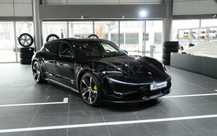 Porsche Taycan Turbo S Cross Turismo 2023 года за 75 480 000 тг. в Алматы