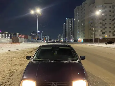 Volkswagen Vento 1993 года за 1 200 000 тг. в Астана