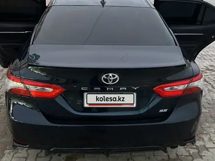 Toyota Camry 2019 года за 9 300 000 тг. в Актау – фото 9