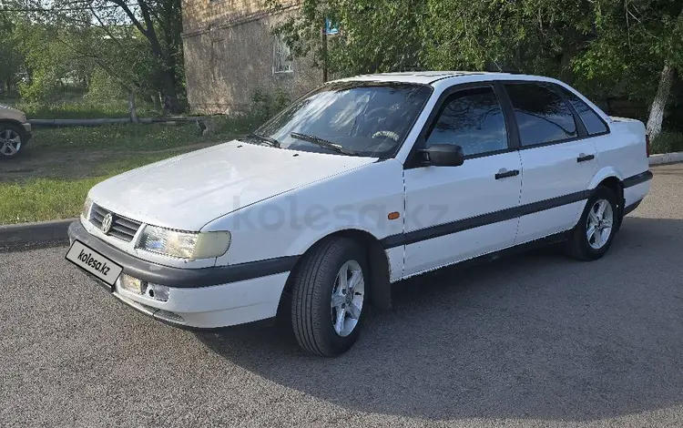 Volkswagen Passat 1994 годаүшін1 000 000 тг. в Караганда