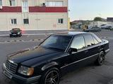 Mercedes-Benz E 320 1995 годаүшін2 450 000 тг. в Астана