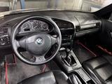 BMW 320 1998 года за 2 300 000 тг. в Шымкент
