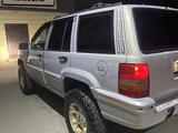 Jeep Grand Cherokee 1994 года за 3 200 000 тг. в Атырау – фото 3