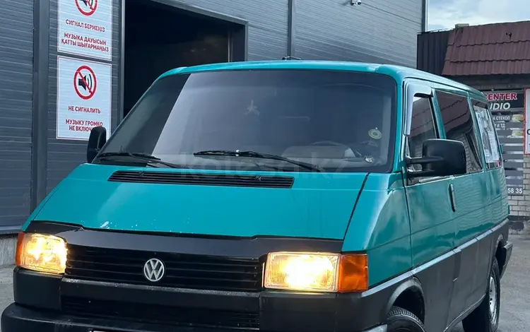 Volkswagen Transporter 1993 года за 3 750 000 тг. в Семей