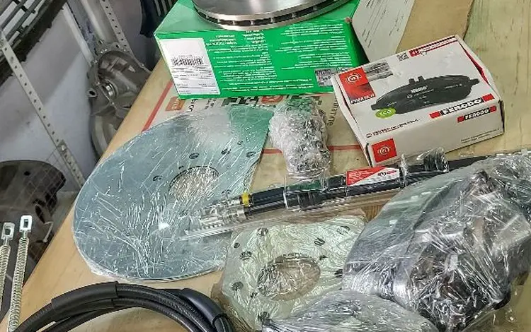 Задние дисковые тормоза без АБС за 165 000 тг. в Астана