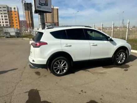 Toyota RAV4 2019 года за 15 000 000 тг. в Астана – фото 17