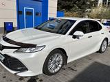 Toyota Camry 2019 года за 14 500 000 тг. в Усть-Каменогорск – фото 2