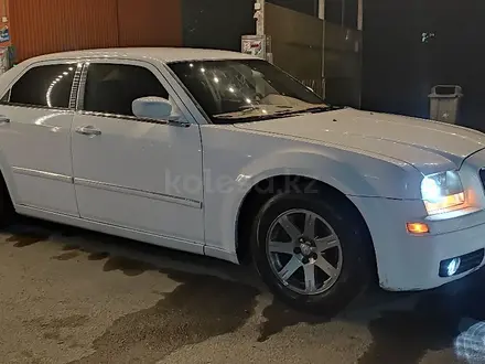 Chrysler 300C 2005 года за 4 800 000 тг. в Алматы – фото 4