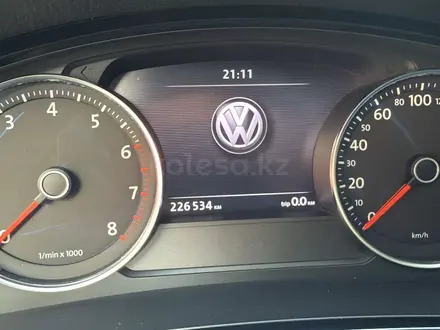 Volkswagen Touareg 2010 года за 8 000 000 тг. в Алматы – фото 12