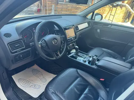 Volkswagen Touareg 2010 года за 8 000 000 тг. в Алматы – фото 21