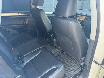 Volkswagen Touareg 2010 года за 8 000 000 тг. в Алматы – фото 24