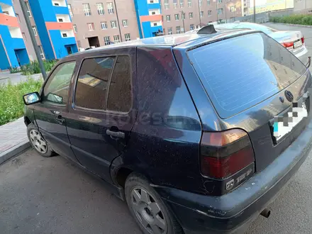 Volkswagen Golf 1994 года за 850 000 тг. в Астана