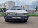 Volkswagen Passat 1990 года за 1 000 000 тг. в Астана – фото 2
