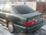 Mercedes-Benz E 320 1996 года за 2 950 000 тг. в Алматы – фото 2