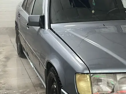 Mercedes-Benz E 200 1987 года за 1 600 000 тг. в Павлодар – фото 3