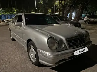 Mercedes-Benz E 280