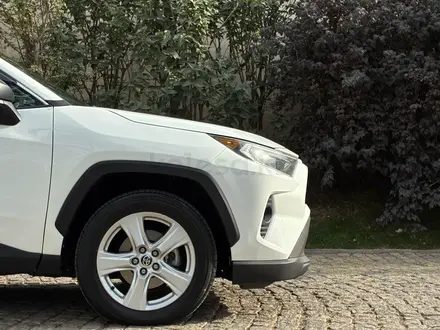 Toyota RAV4 2019 года за 11 900 000 тг. в Алматы – фото 10