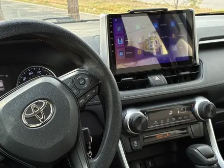 Toyota RAV4 2019 года за 11 900 000 тг. в Алматы – фото 13