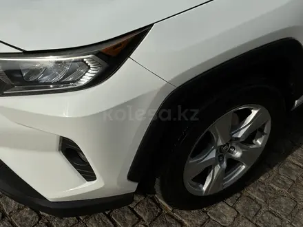 Toyota RAV4 2019 года за 11 900 000 тг. в Алматы – фото 6