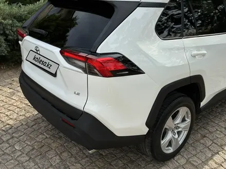 Toyota RAV4 2019 года за 11 900 000 тг. в Алматы – фото 7