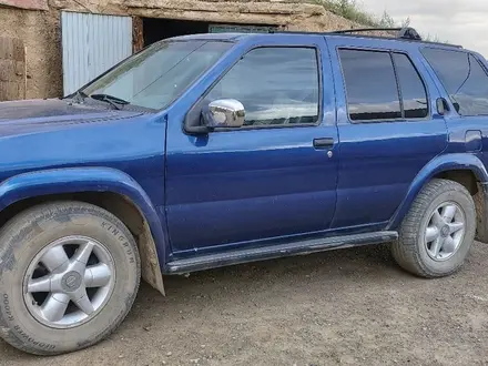 Nissan Pathfinder 1999 года за 1 800 000 тг. в Зайсан – фото 2