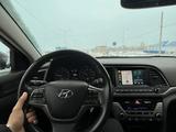 Hyundai Elantra 2018 года за 5 300 000 тг. в Атырау – фото 4