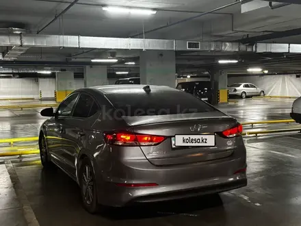 Hyundai Elantra 2018 года за 5 300 000 тг. в Атырау – фото 5