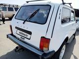 ВАЗ (Lada) Lada 2121 2001 годаүшін1 300 000 тг. в Уральск