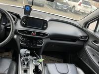 Hyundai Santa Fe 2018 года за 14 700 000 тг. в Актау